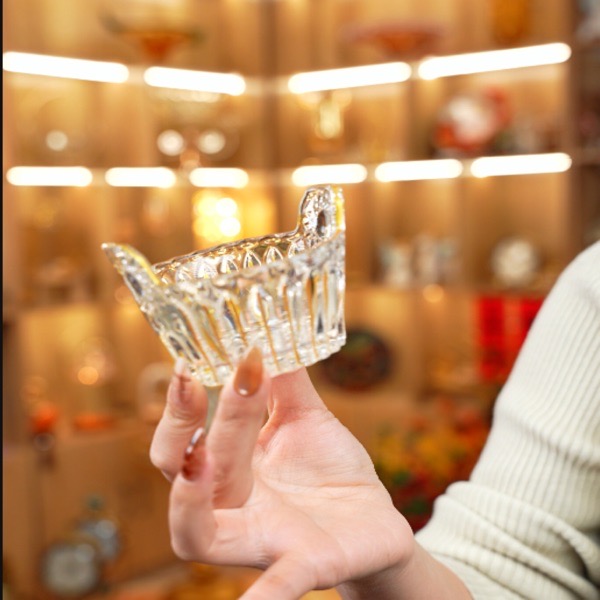 轻奢浮雕一桶江山玻璃首饰盒手绘