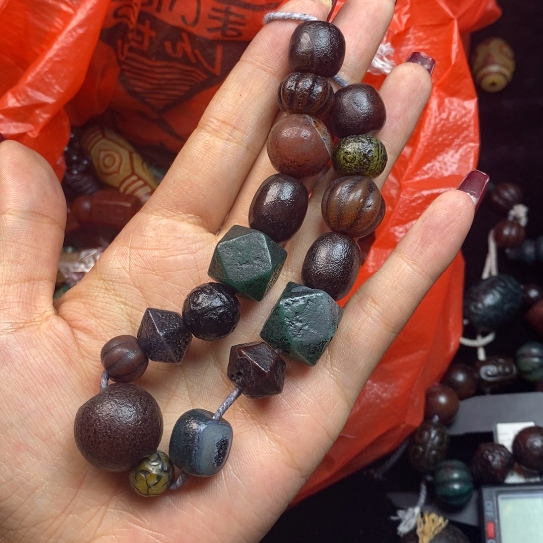 玛瑙/玉髓颈饰未镶嵌