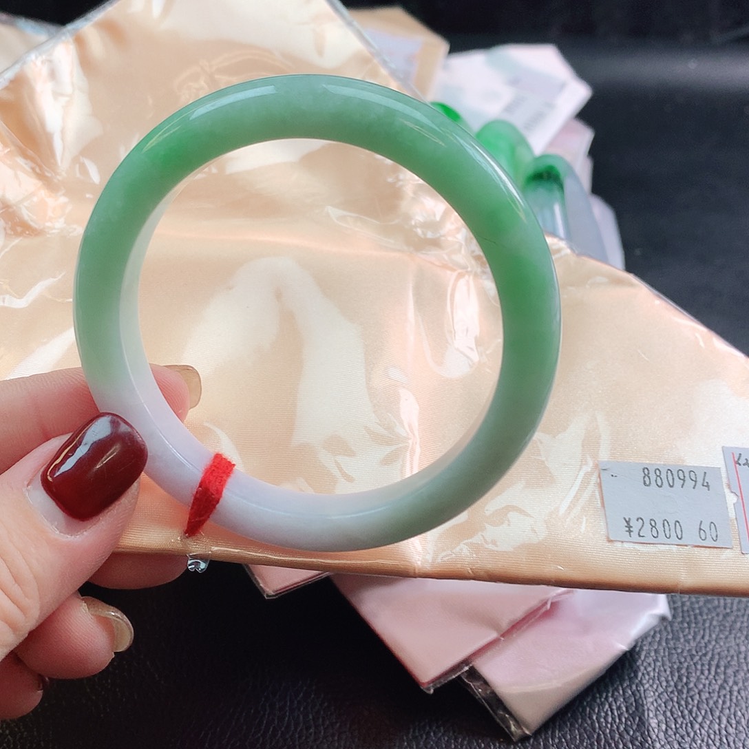 翡翠手镯未镶嵌正圈880994