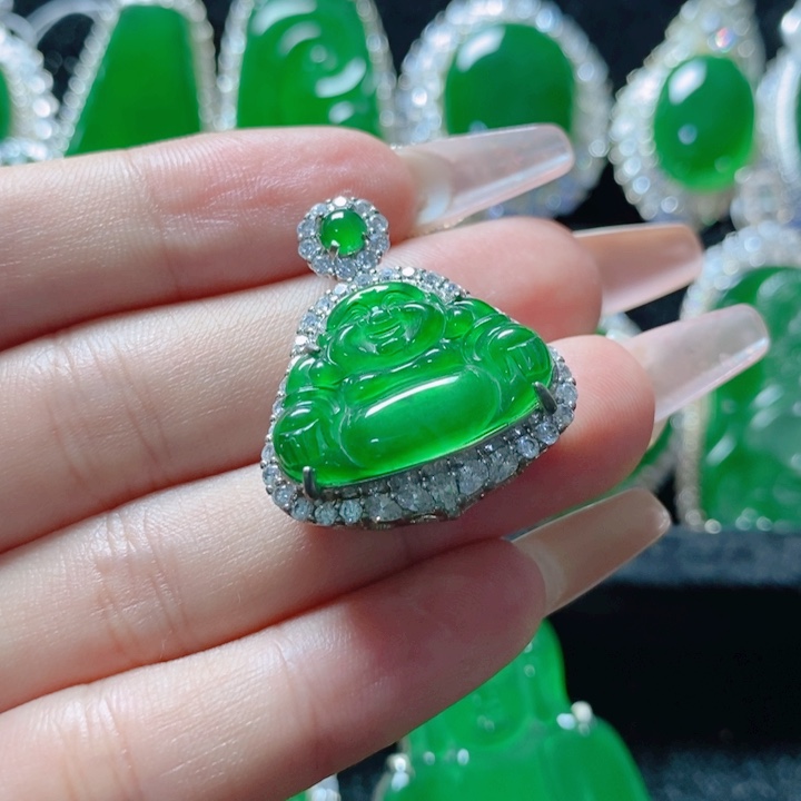 翡翠颈饰未镶嵌           