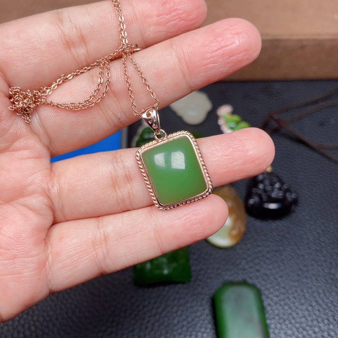 颈饰银S925镶嵌和田玉