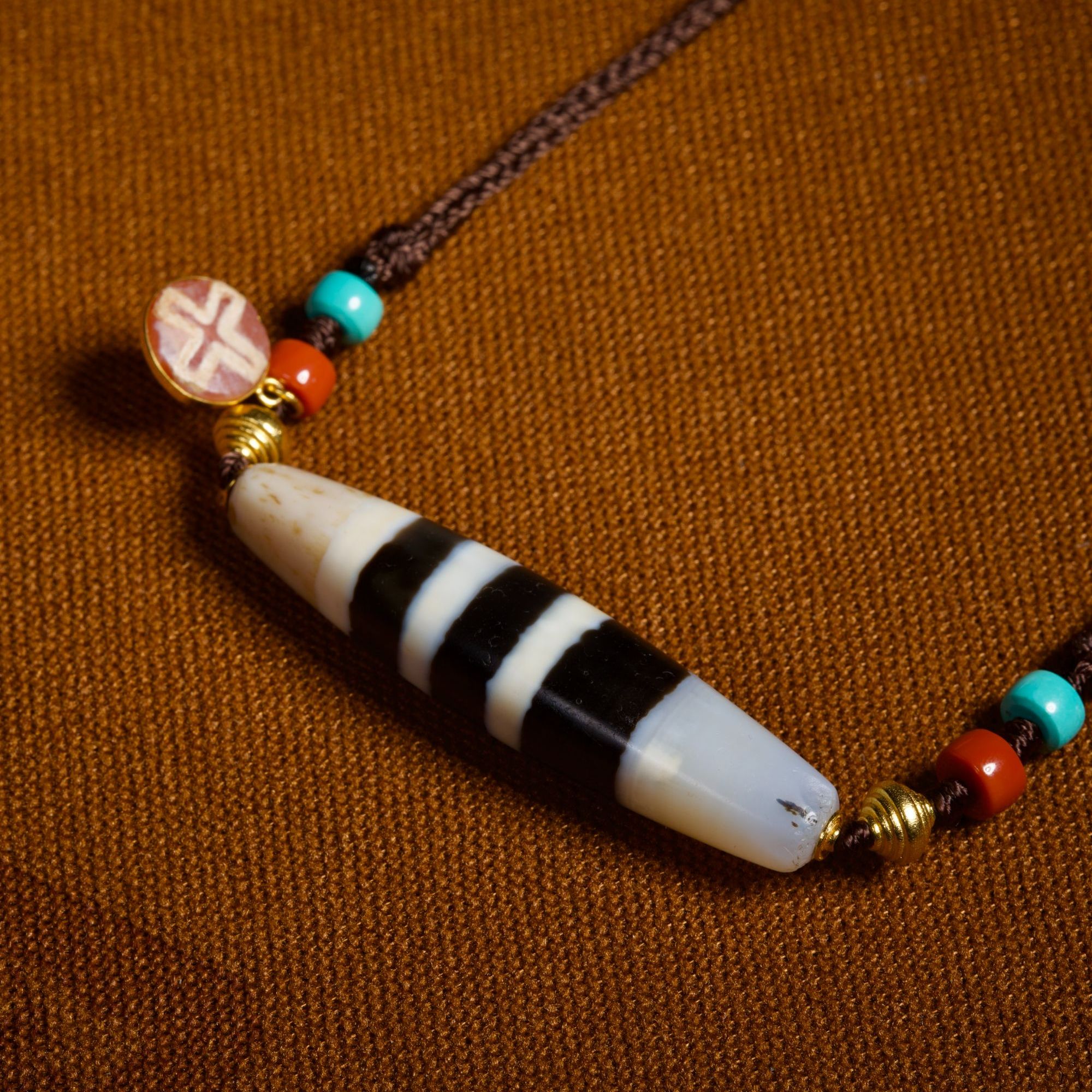 镶蚀玛瑙尼泊尔珠-珠体圆融-品相完整-满爆沙