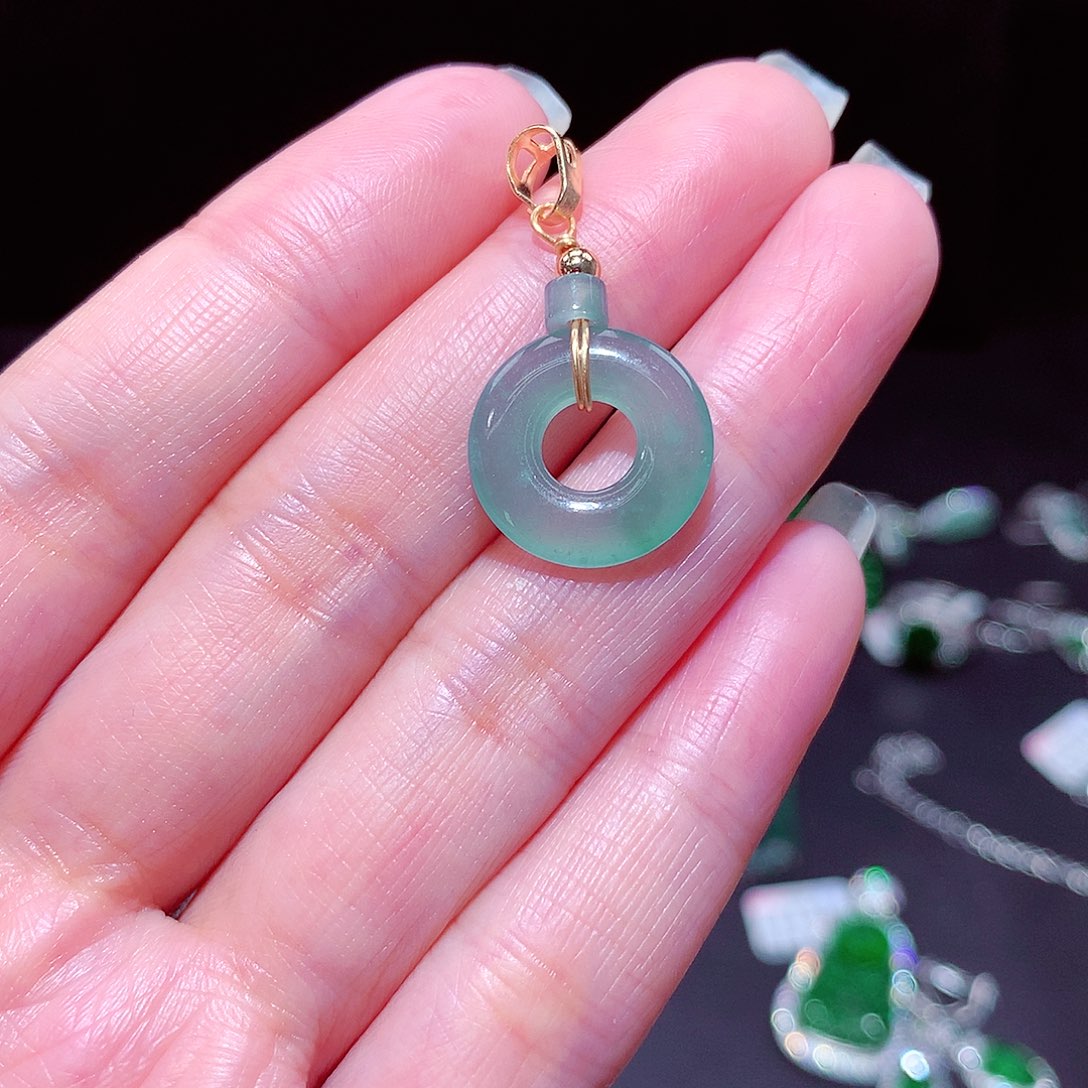 【闪购商品】翡翠吊坠(不含链)未镶嵌