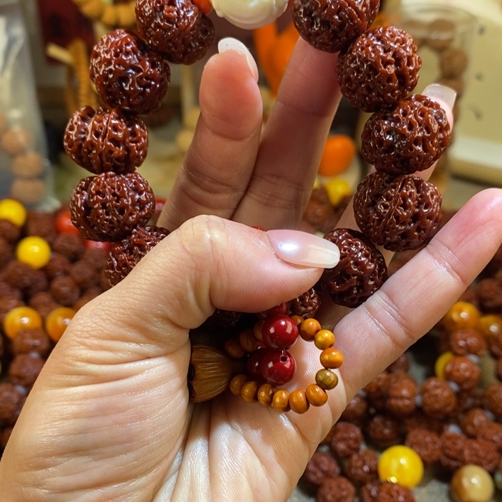 金刚菩提手串205珠沙款玉化