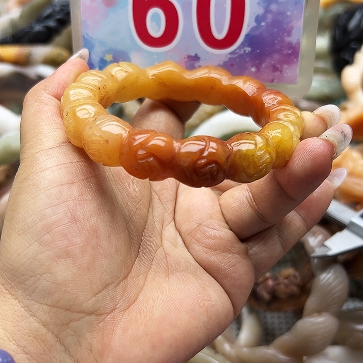 未镶嵌手镯石英岩玉