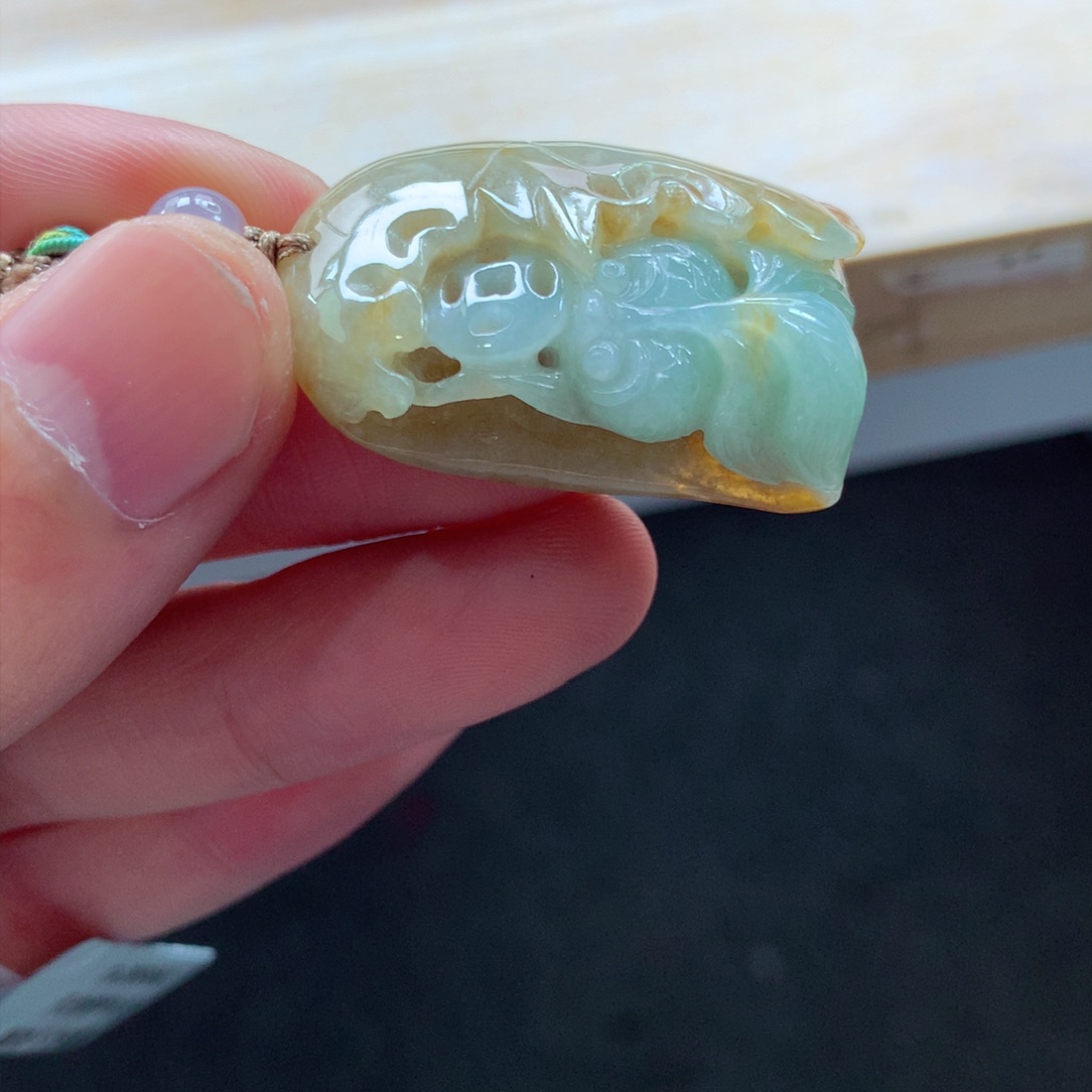 翡翠颈饰未镶嵌吊坠