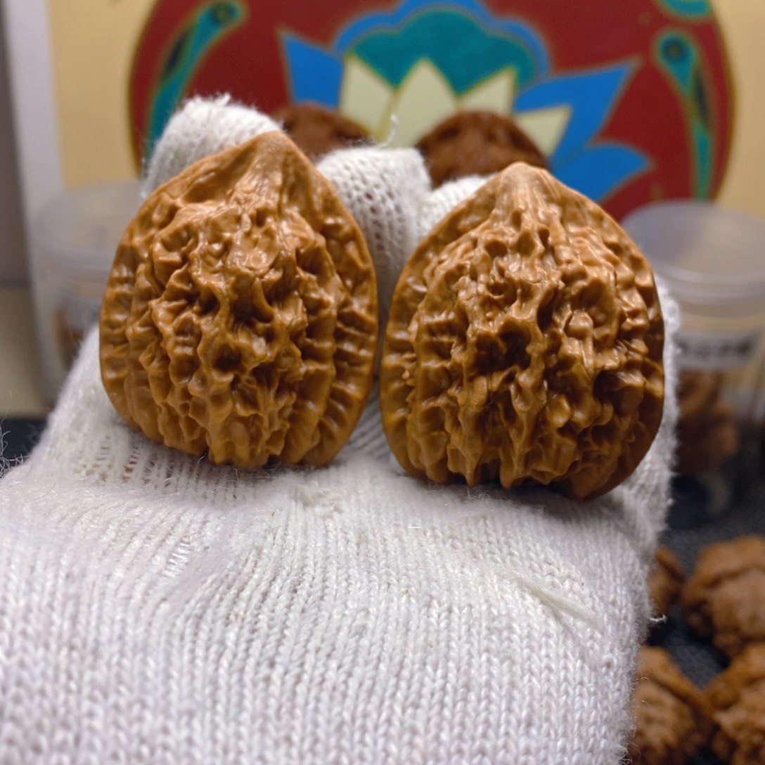 核桃梅花帝王边40高48文玩核桃