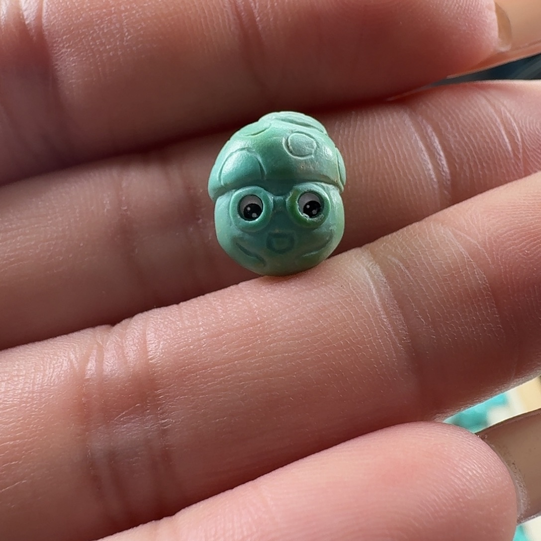 绿松石未镶嵌颈饰