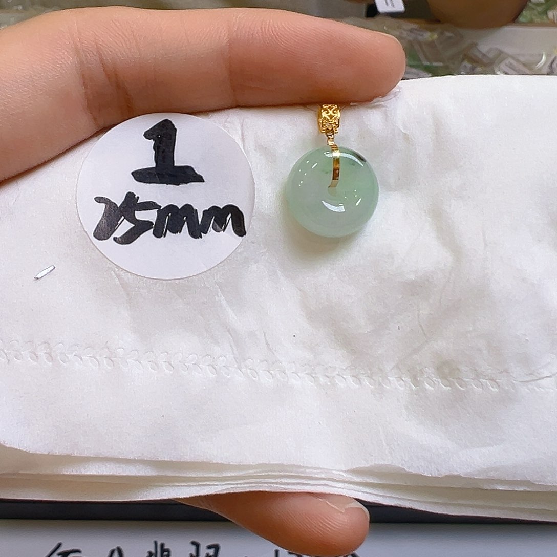 翡翠18K金镶嵌颈饰翡翠