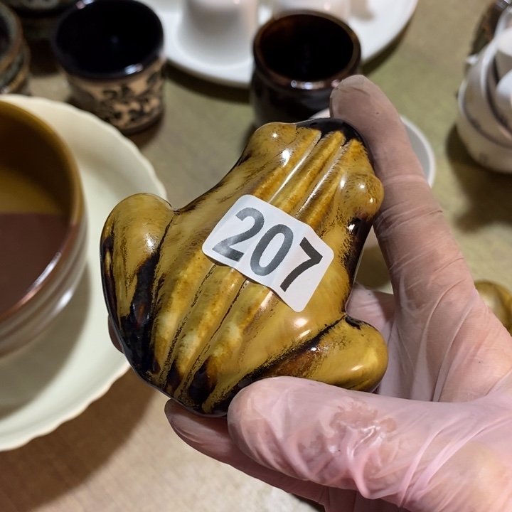 瓷片窑变黑金青蛙