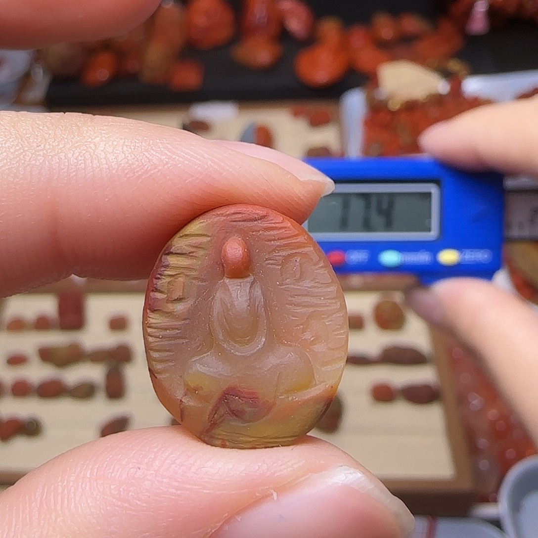 南红玛瑙未镶嵌颈饰