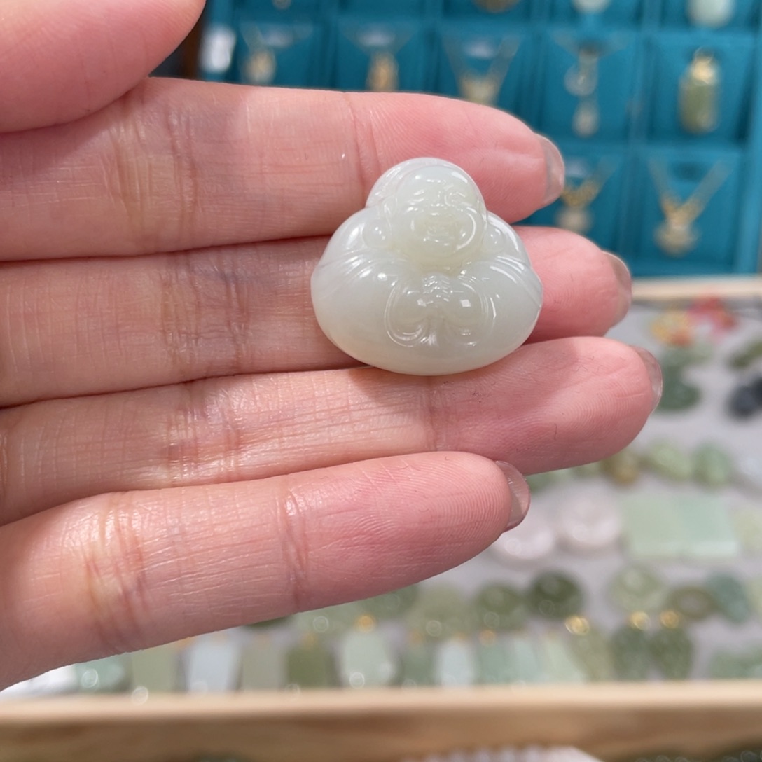 和田玉吊坠(赠链)未镶嵌果****帘