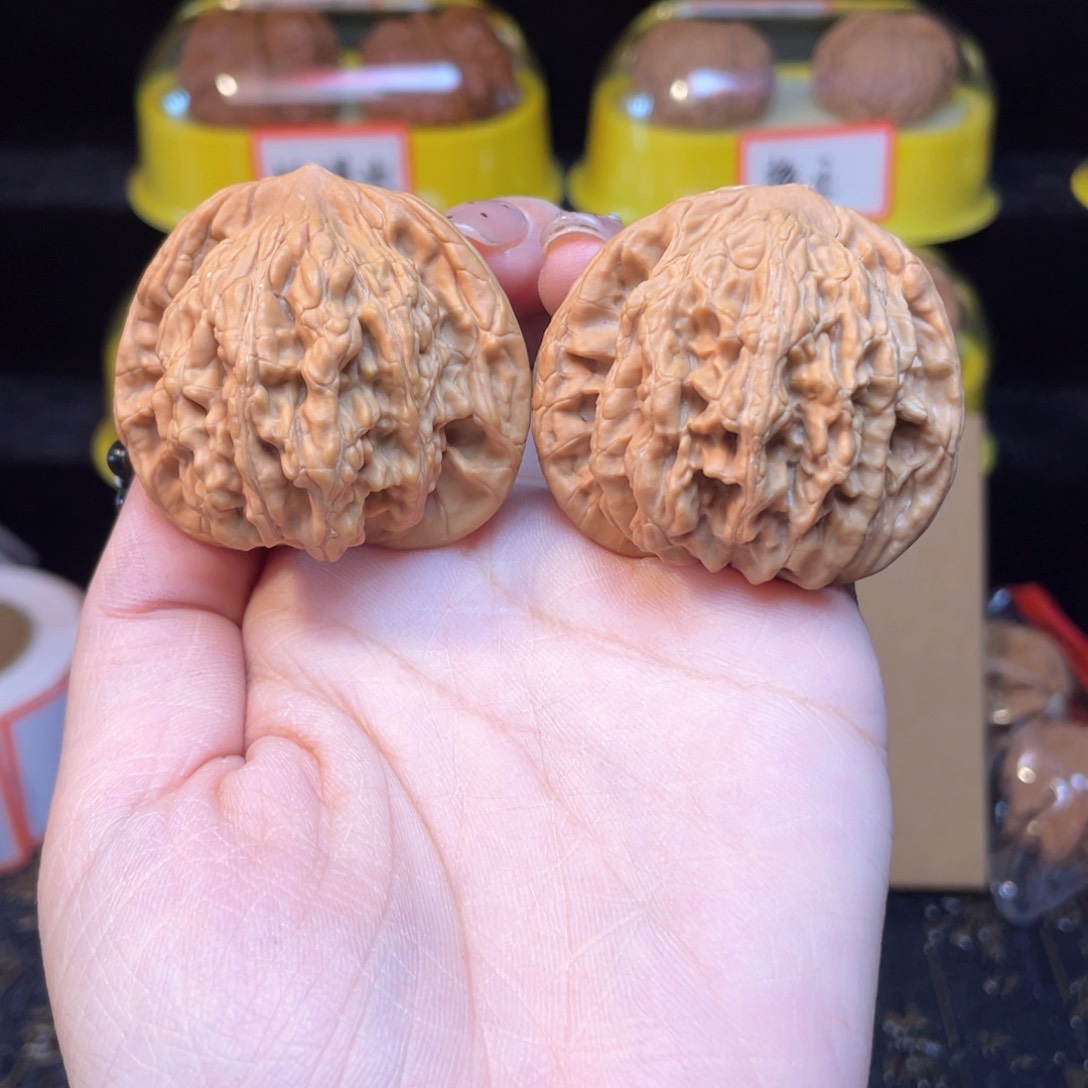 文玩核桃把件麦穗虎头43