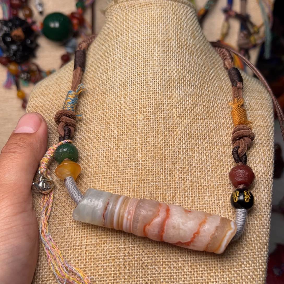 玛瑙/玉髓颈饰未镶嵌