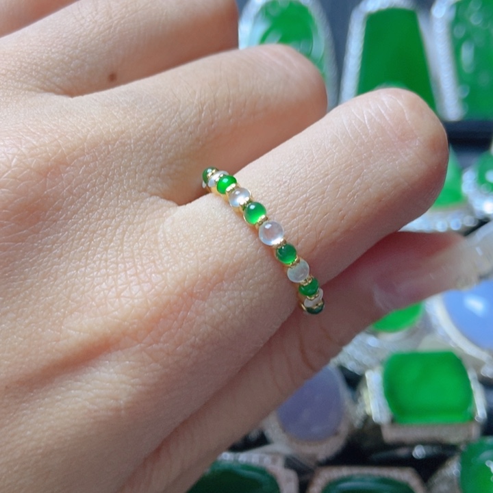 翡翠颈饰18K金镶嵌       