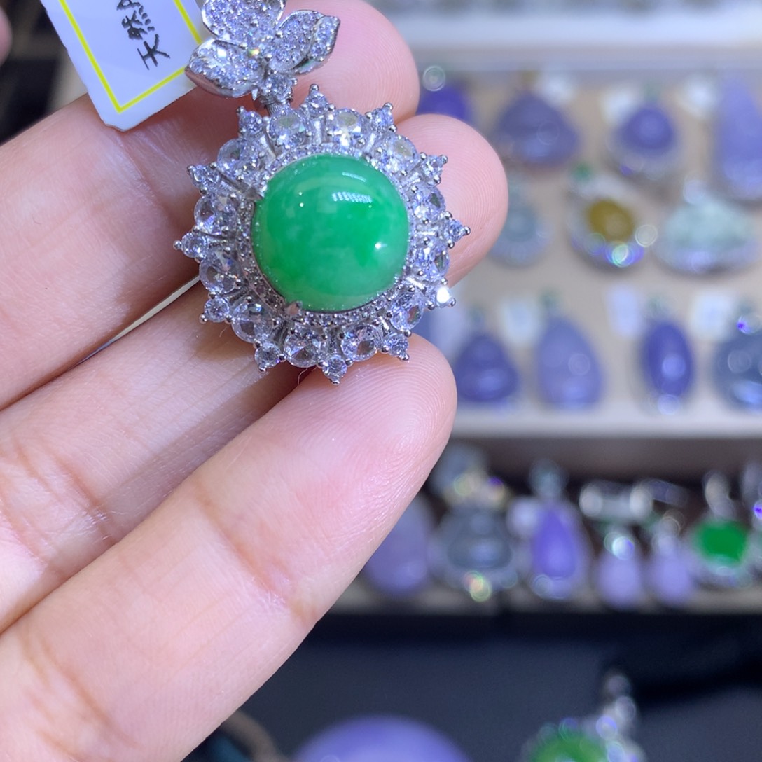 翡翠颈饰银S925镶嵌翡翠