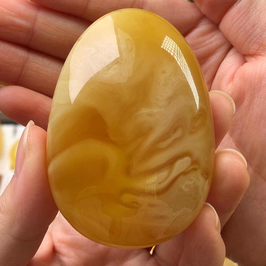 琥珀裸石未镶嵌吊坠