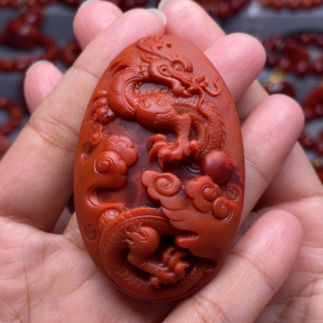 南红玛瑙未镶嵌珠宝奇石龙牌吊坠