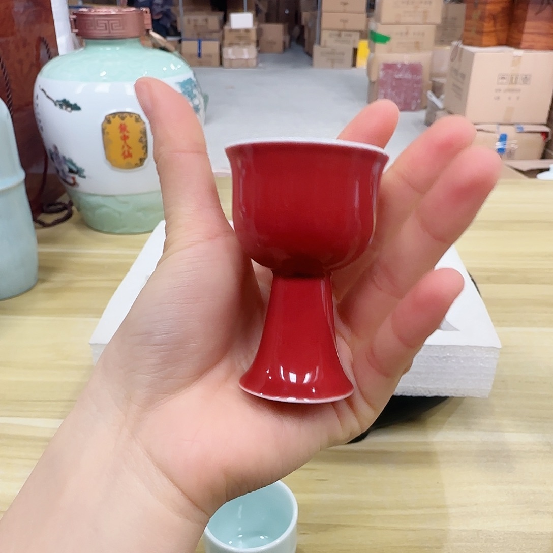 7只红色小酒杯开播福利