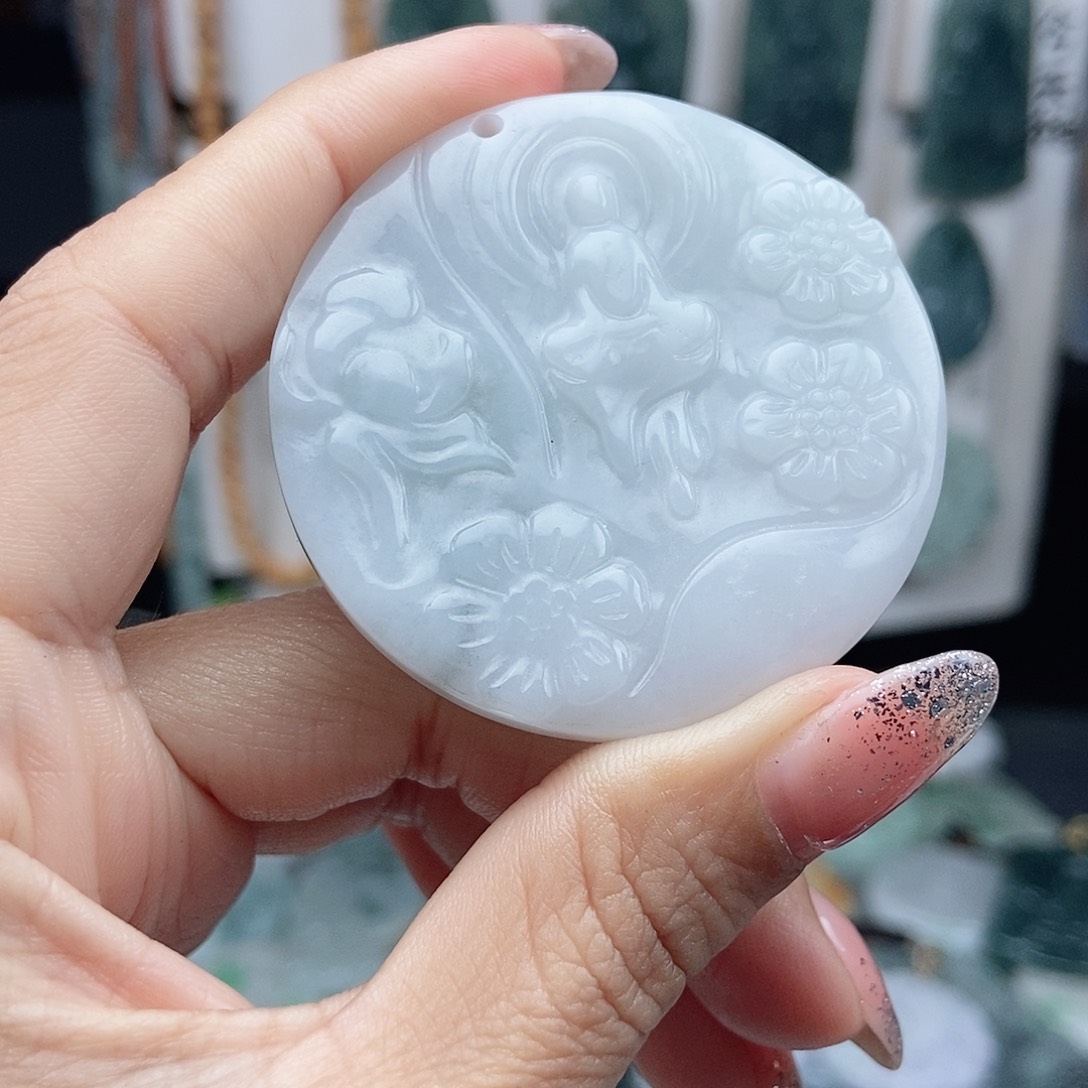 翡翠颈饰未镶嵌翡翠