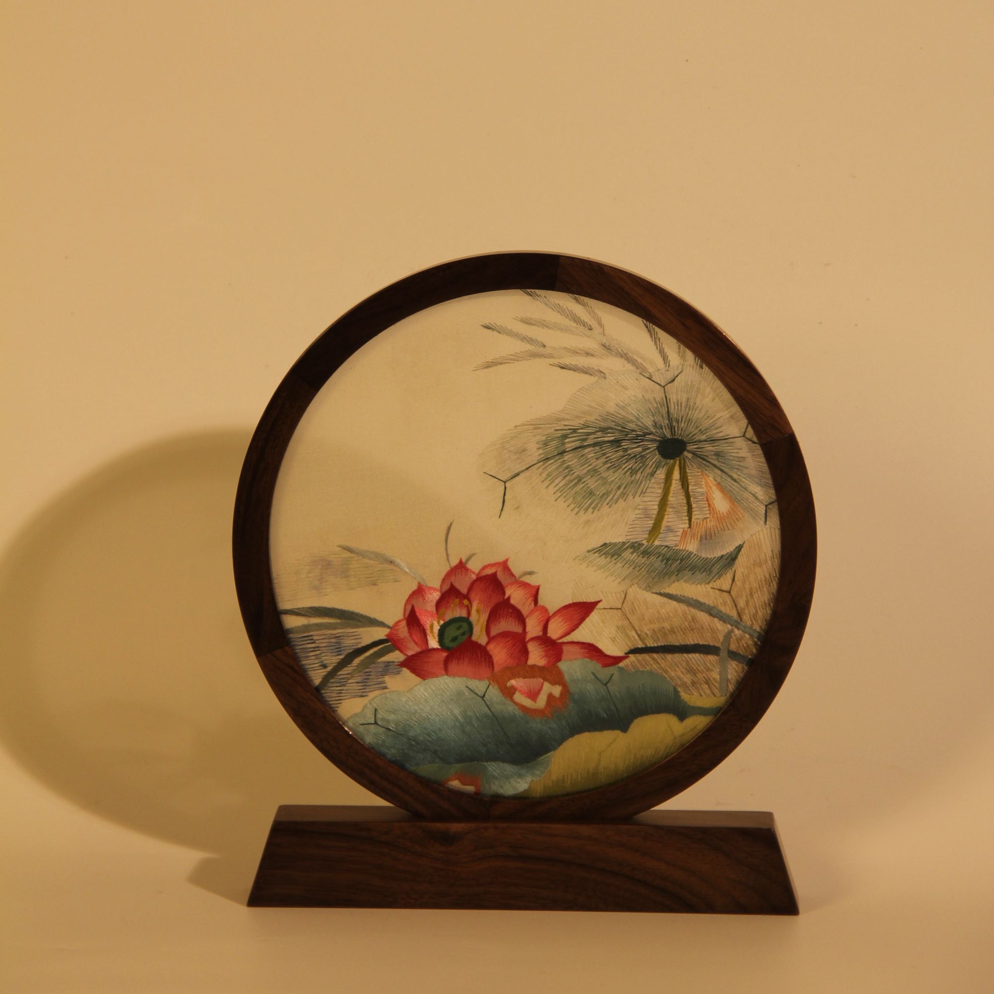 纯手工并蒂莲花双面苏绣精品摆件客厅玄关送人必备摆件锦盒包装