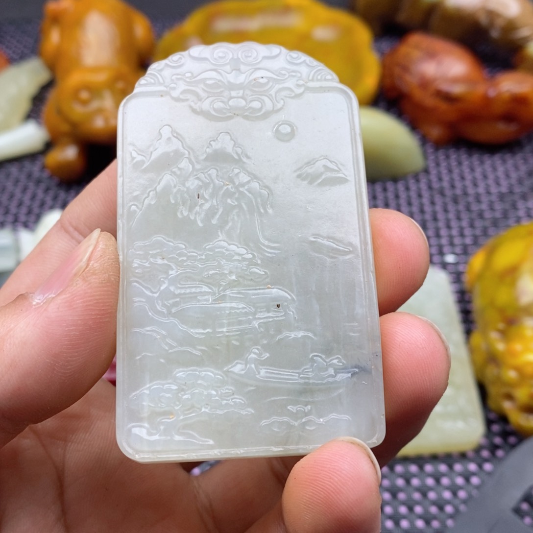 蛇纹石玉颈饰未镶嵌