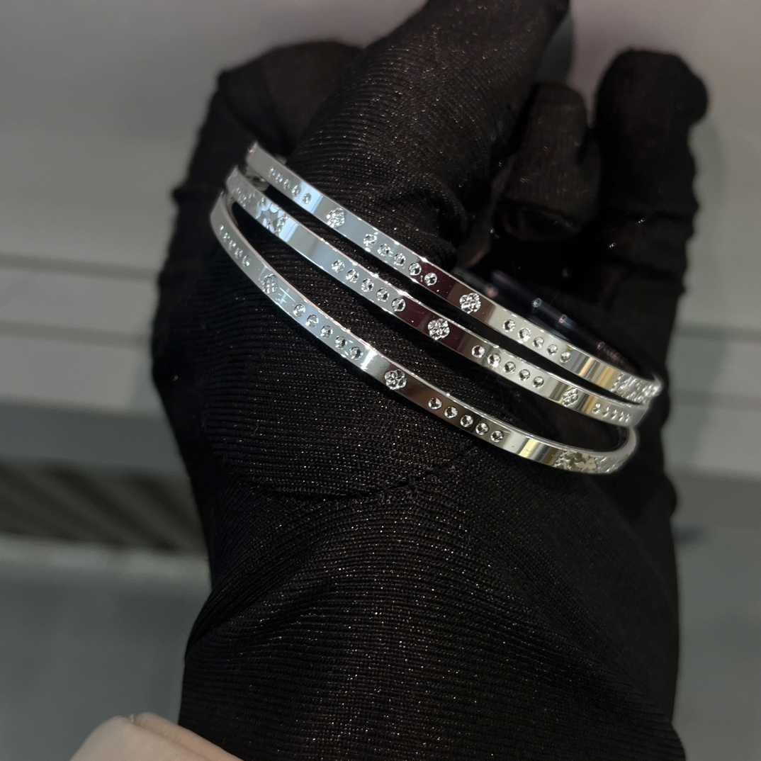 足银手镯 足银手镯四叶草碎冰冰三圏56圏口