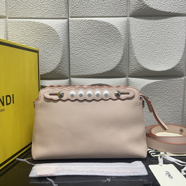 95新/芬迪/包包/市场价15600/250208CZ0023