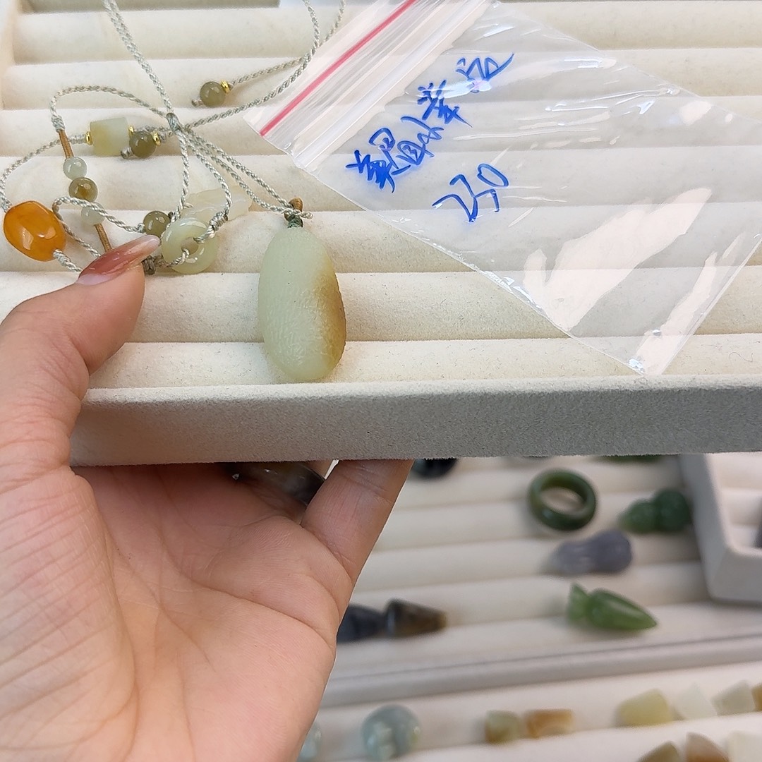 美***～和田玉未镶嵌珠宝半成品