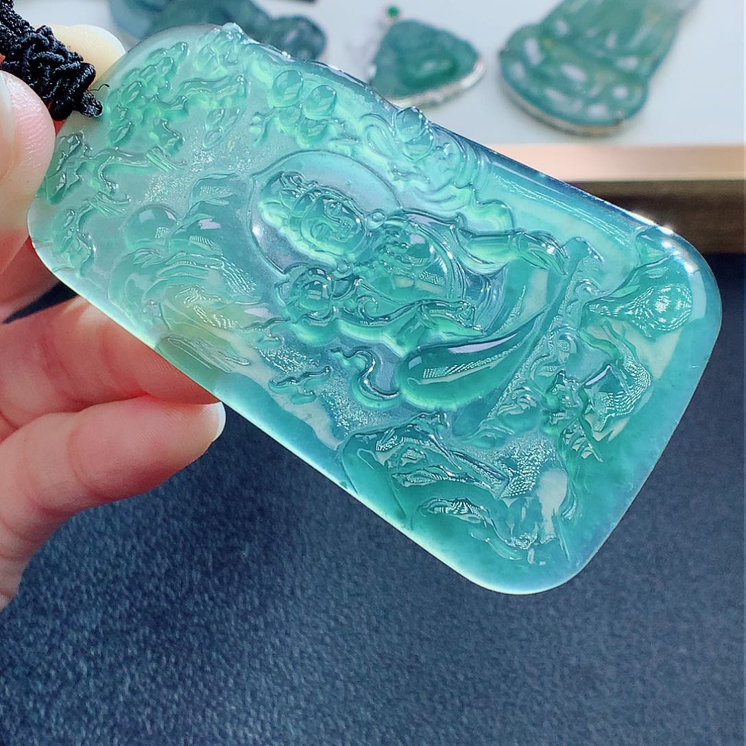 翡翠颈饰未镶嵌翡翠