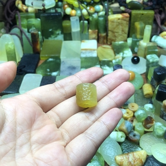 未镶嵌岫玉吊坠真****)