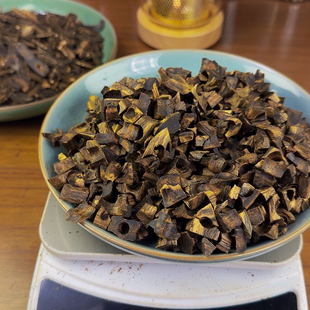 乌身原叶沉水 180 克