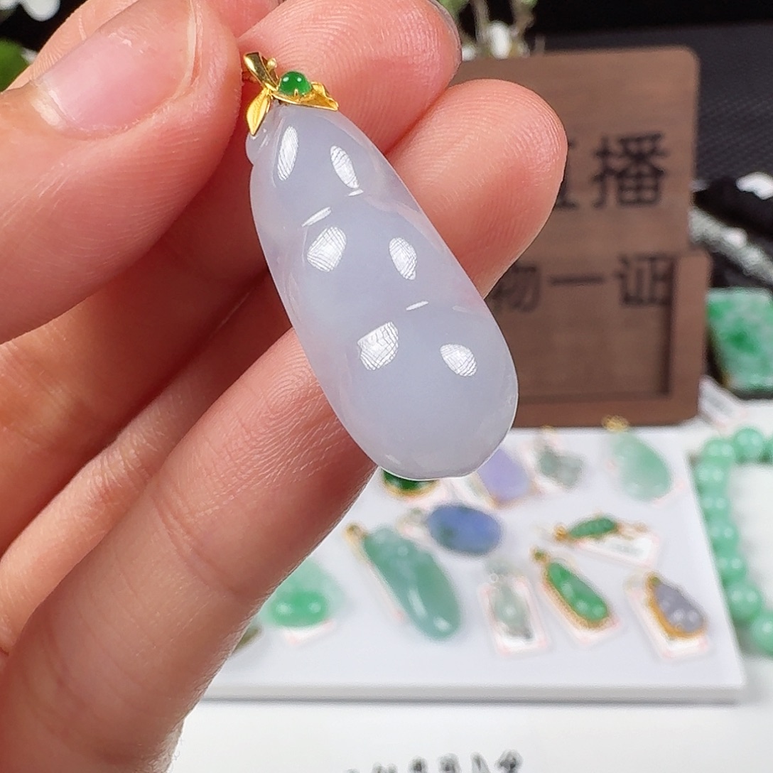 翡翠18K金镶嵌颈饰