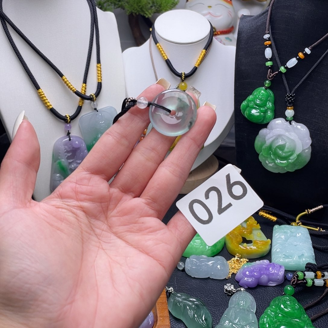 吊坠(赠链)未镶嵌翡翠