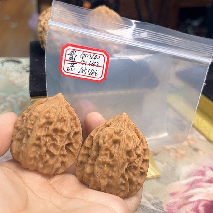 文玩核桃吊坠鸡心有修