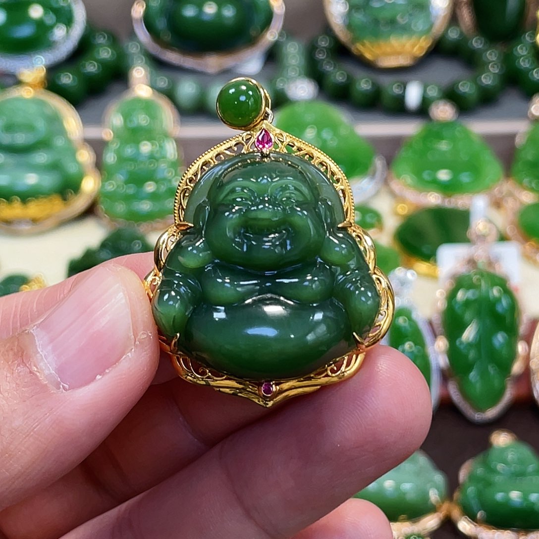 和田玉（碧玉）颈饰18K金镶嵌佛公30mm