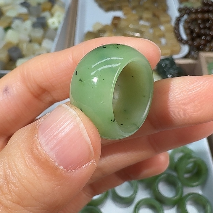 和田玉（碧玉）未镶嵌戒指16.5内径32
