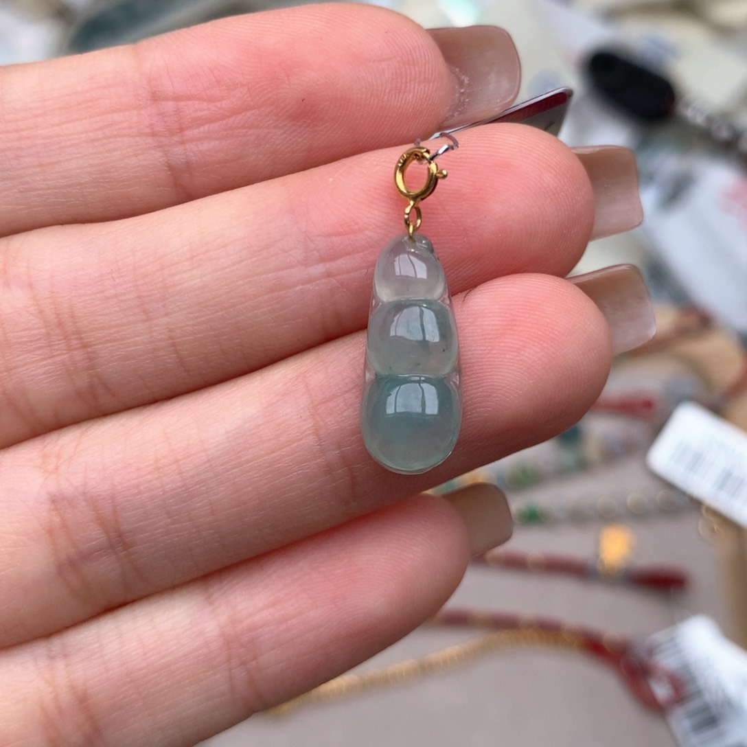 18K金镶嵌挂件翡翠