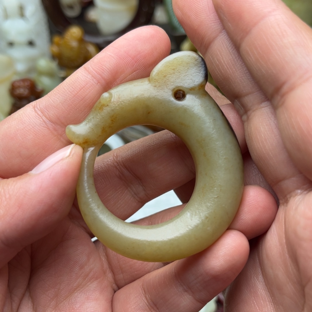 和田玉颈饰未镶嵌