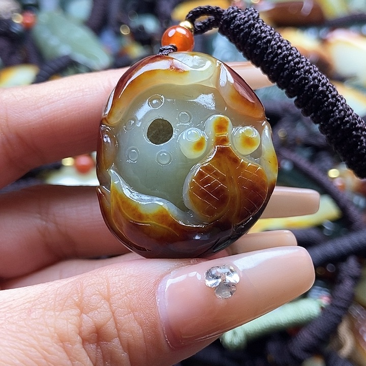 和田玉颈饰未镶嵌