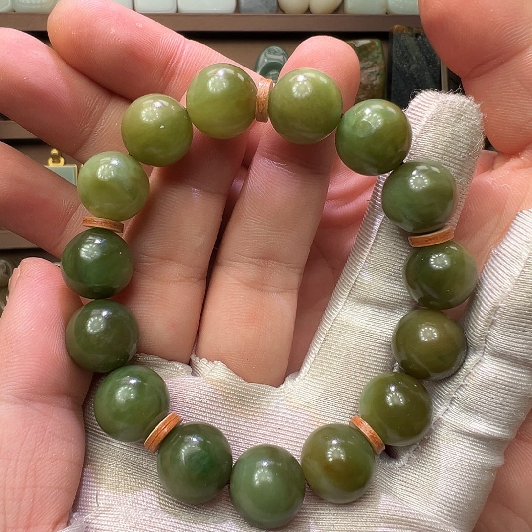 和田玉未镶嵌手串新疆黑羊洞碧玉糖三彩14mm亏清福利