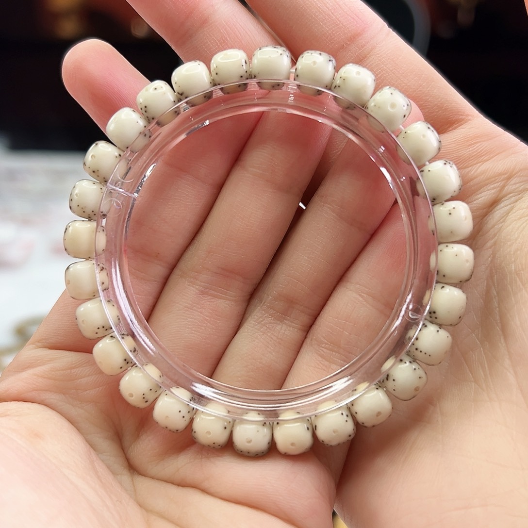 星月菩提手串Fqh8*7玉化骨瓷白 半壁贯穿通体 颗粒星