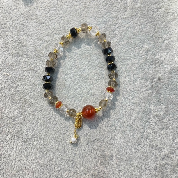 C394-红玛瑙配饰车轮珠手串0002