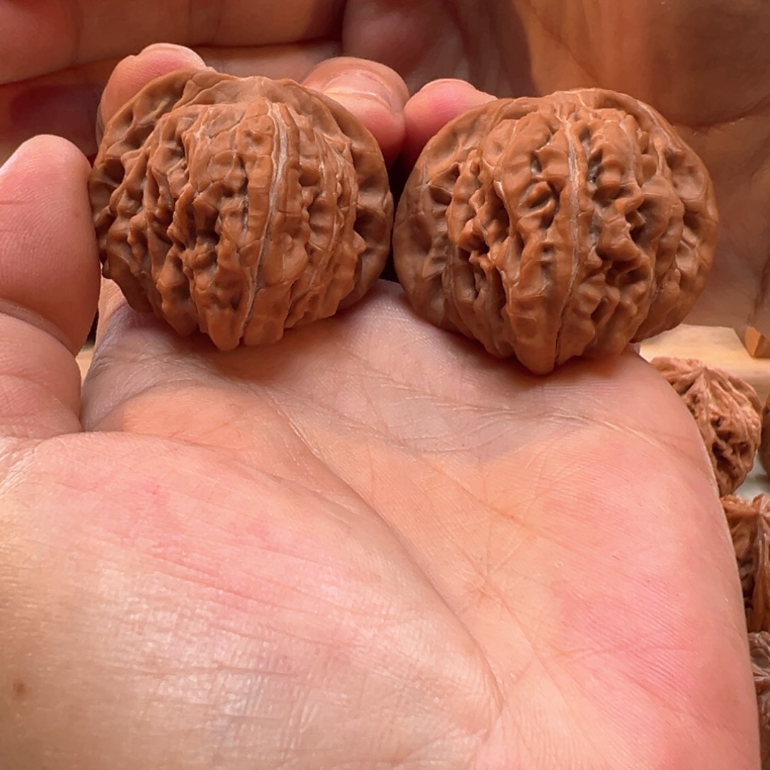 新***型文玩核桃把件楼子全品