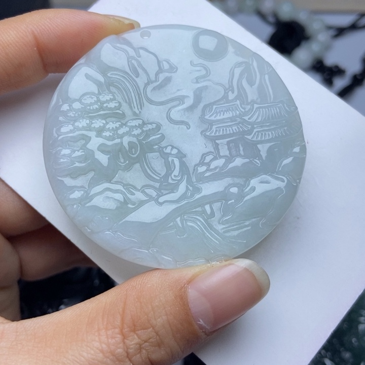 翡翠颈饰未镶嵌翡翠