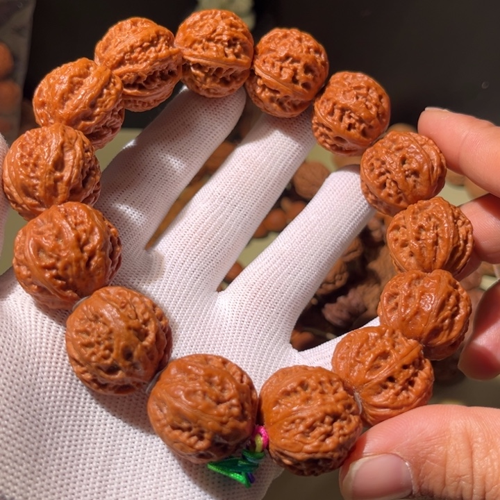 文玩核桃手串…………13