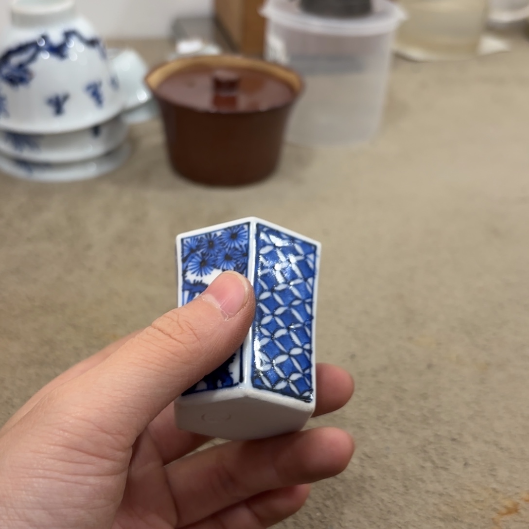 瓷片非常好看漂亮的物品 