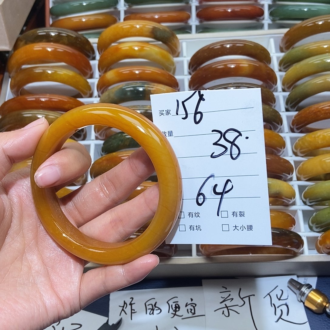 蛇纹石玉未镶嵌手镯白*