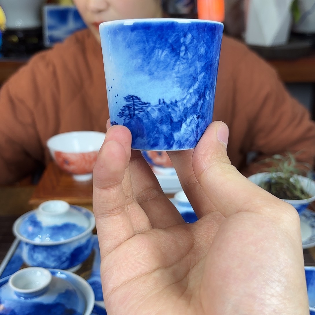 王庆龙老师手绘陶瓷