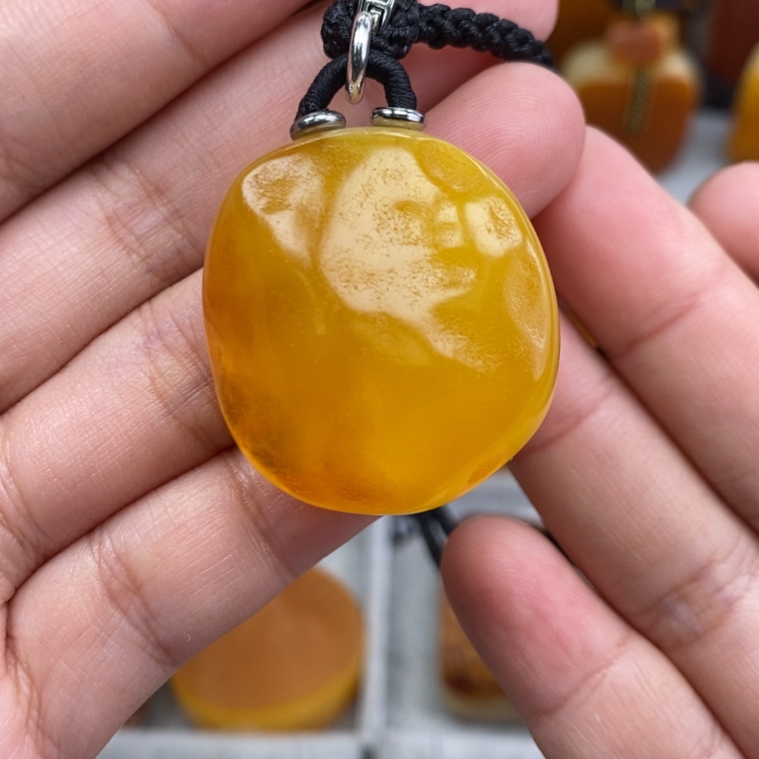 琥珀吊坠(赠链)未镶嵌